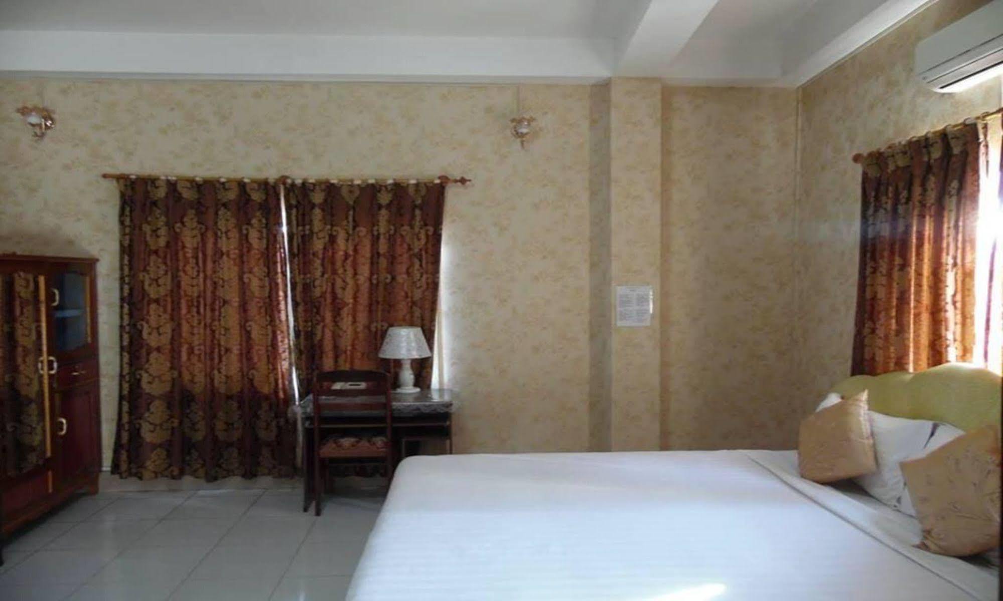 Mekong Sunshine Hotel Vientiane Exterior foto